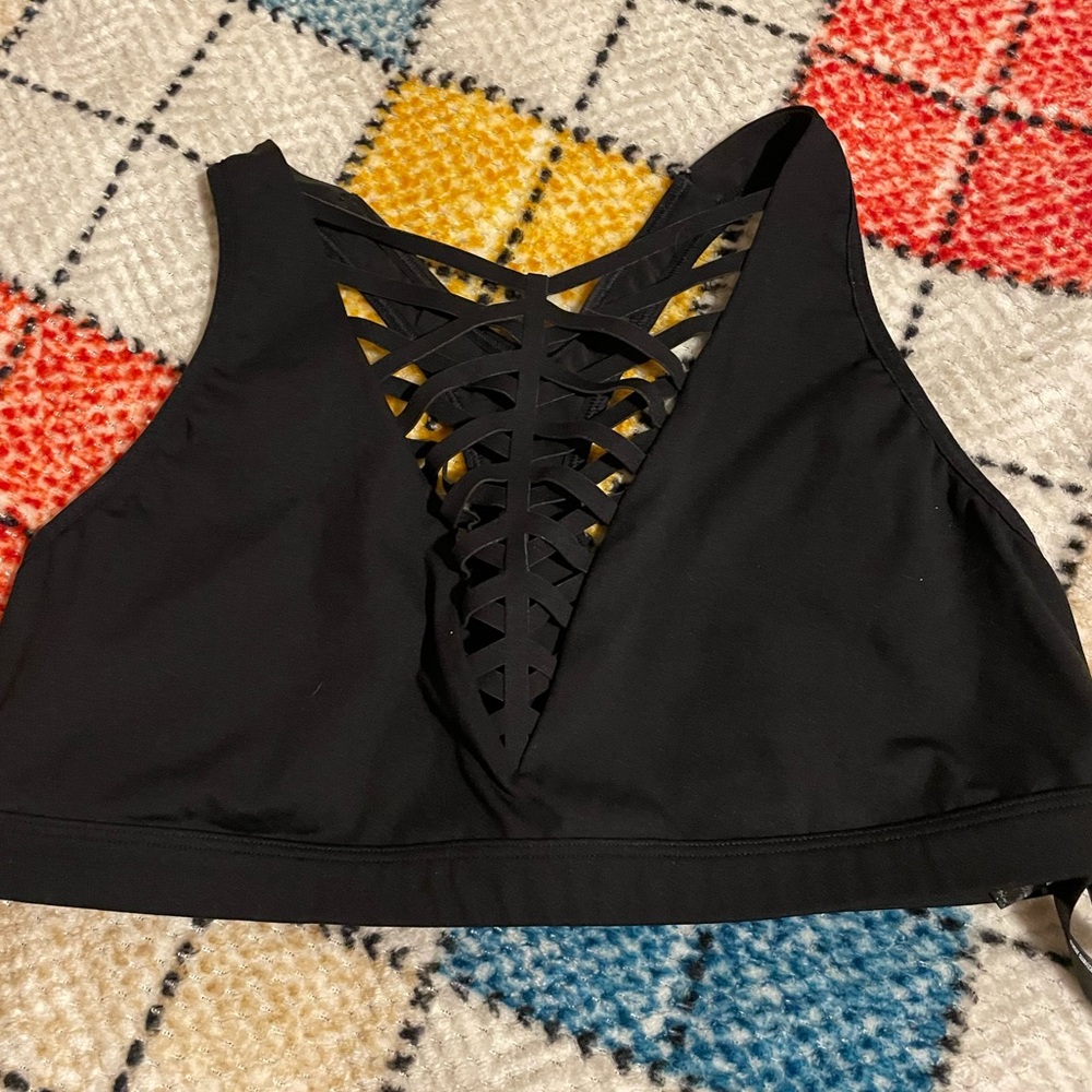 VS Sport Women’s Sports Bra